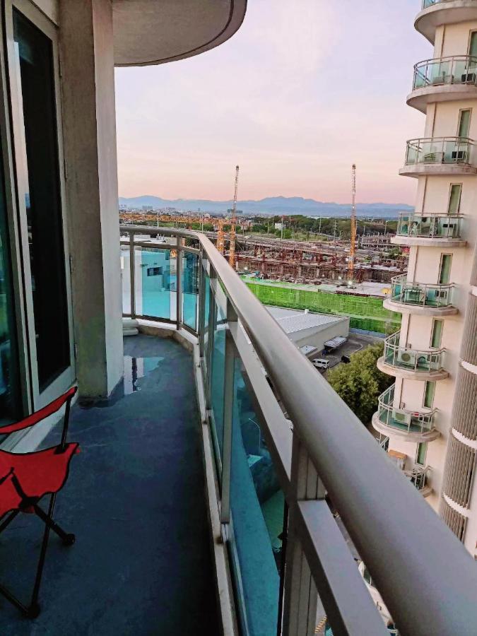 Azure Urban Resort With Wifi And Netflix Pasay Exterior photo